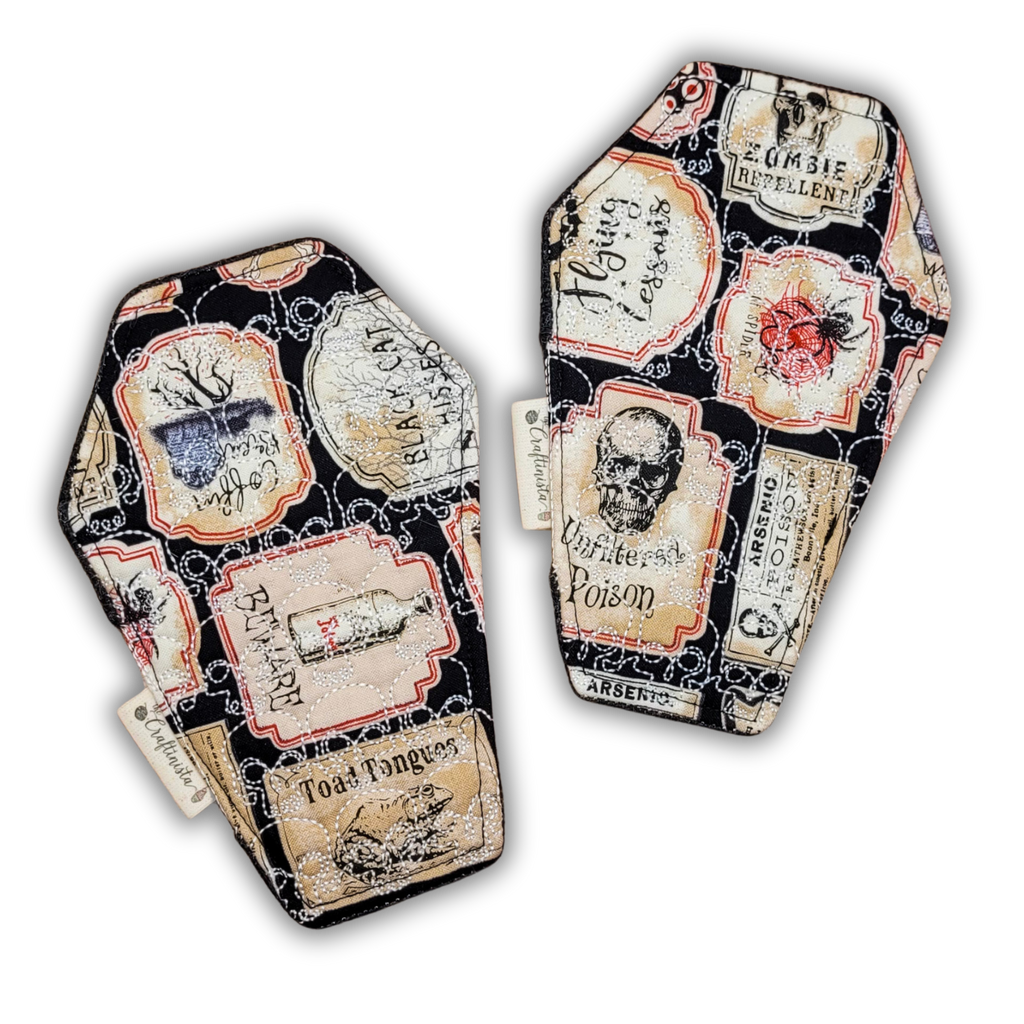 Tapete para taza con forma de ataúd bordado con calavera Nevermore