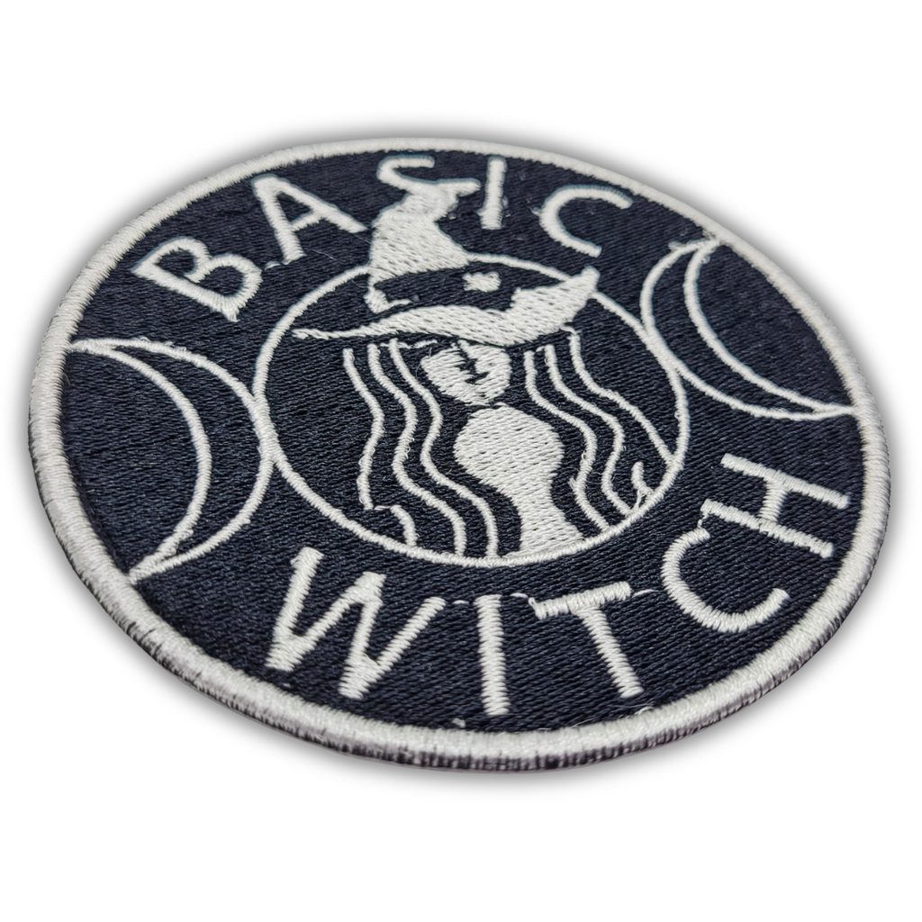 Parche bordado de bruja básica