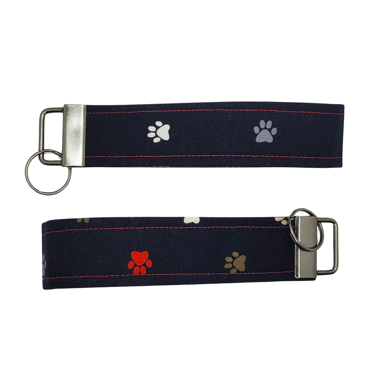 Llavero de pulsera con huellas de patas