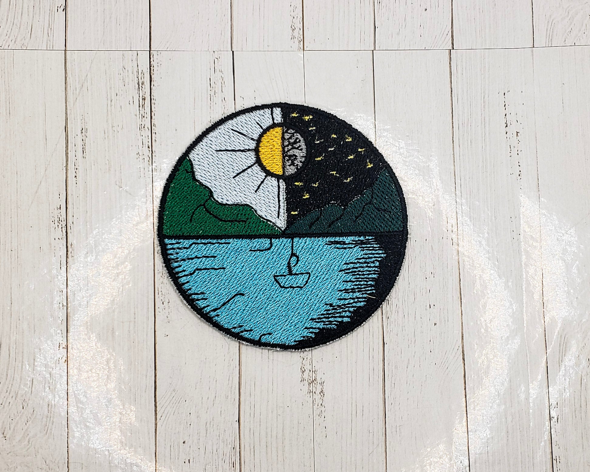 Patch thermocollant brodé « Day to Night »