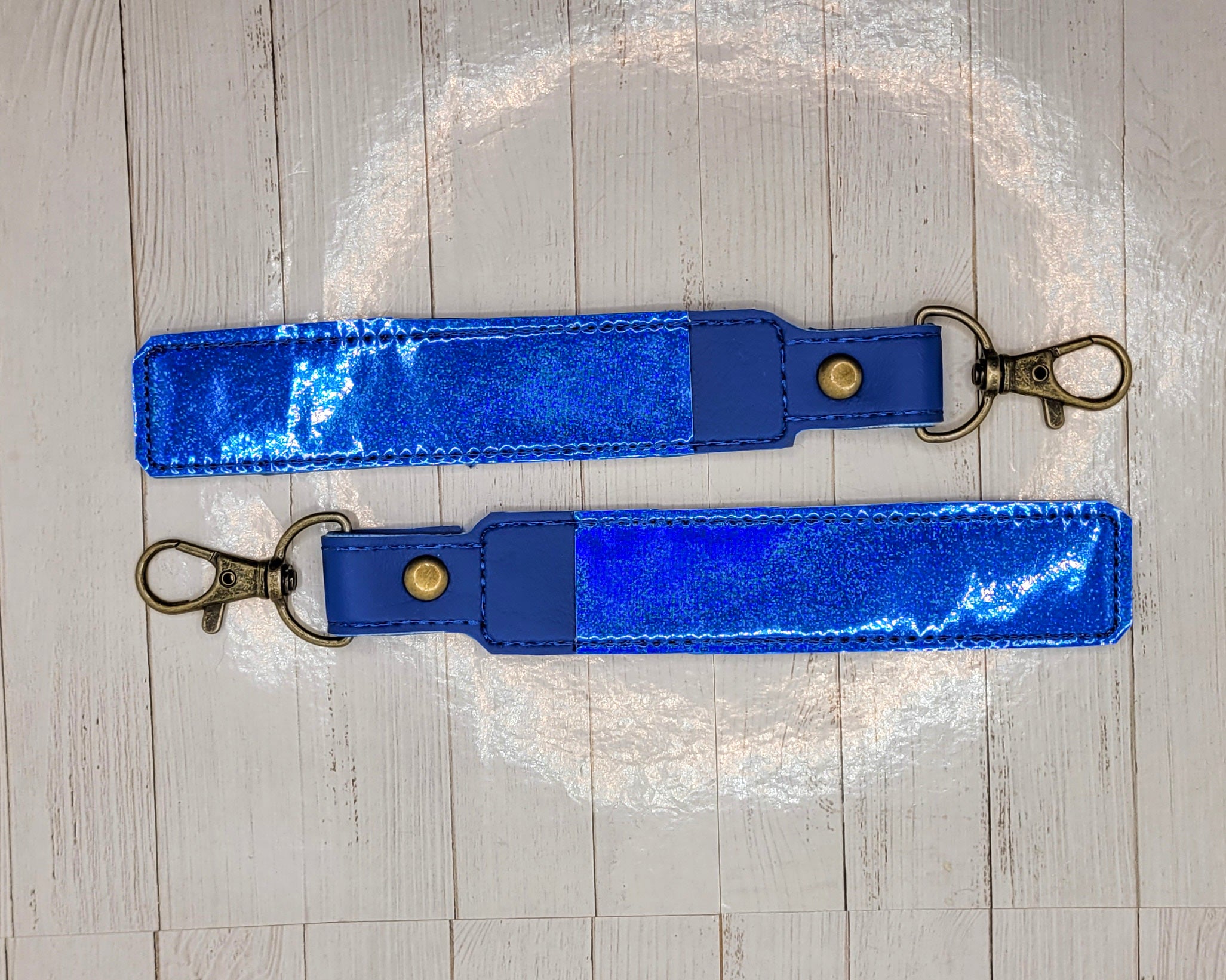 Estuche y soporte para bolígrafos con purpurina azul
