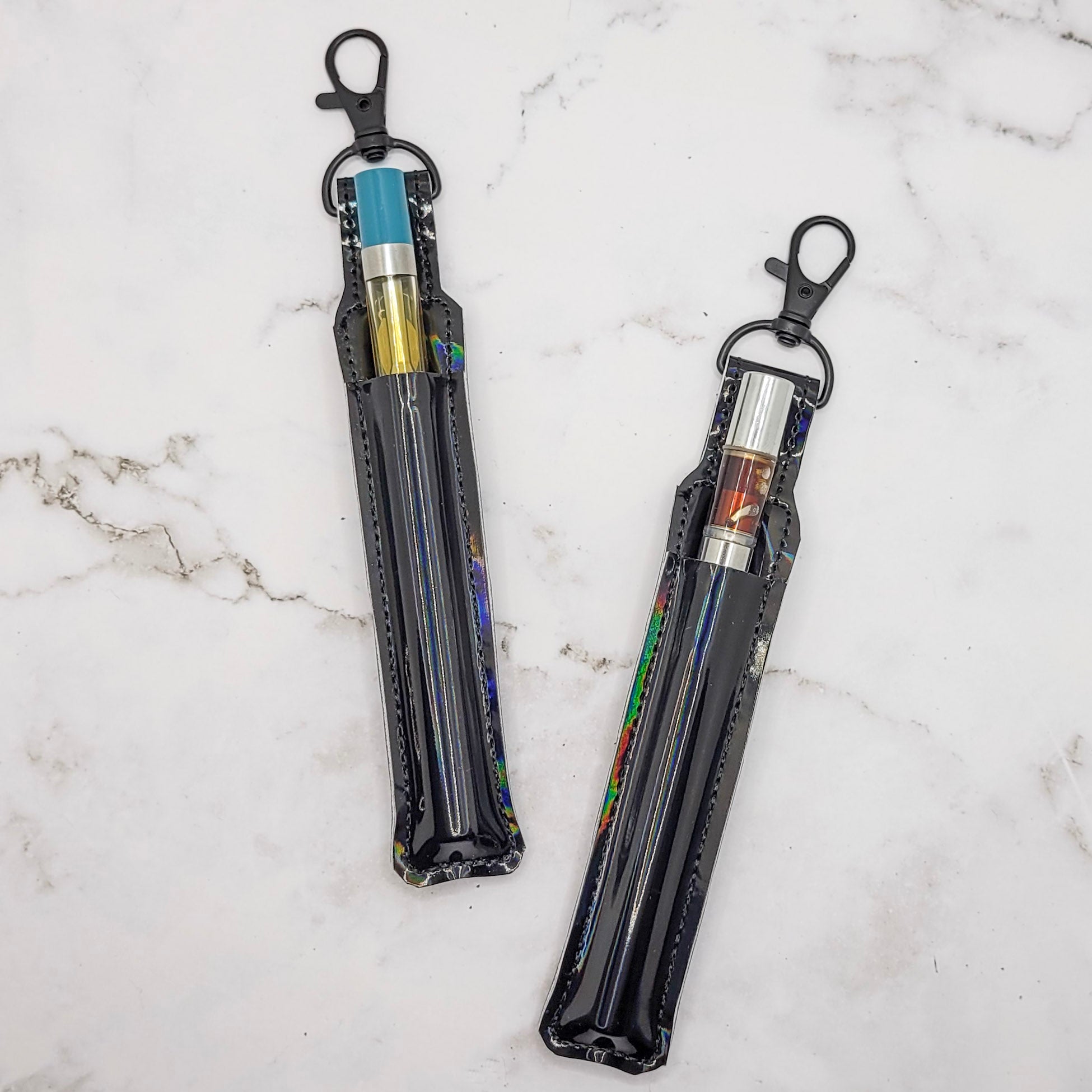 Estuche y soporte para bolígrafo holográfico negro