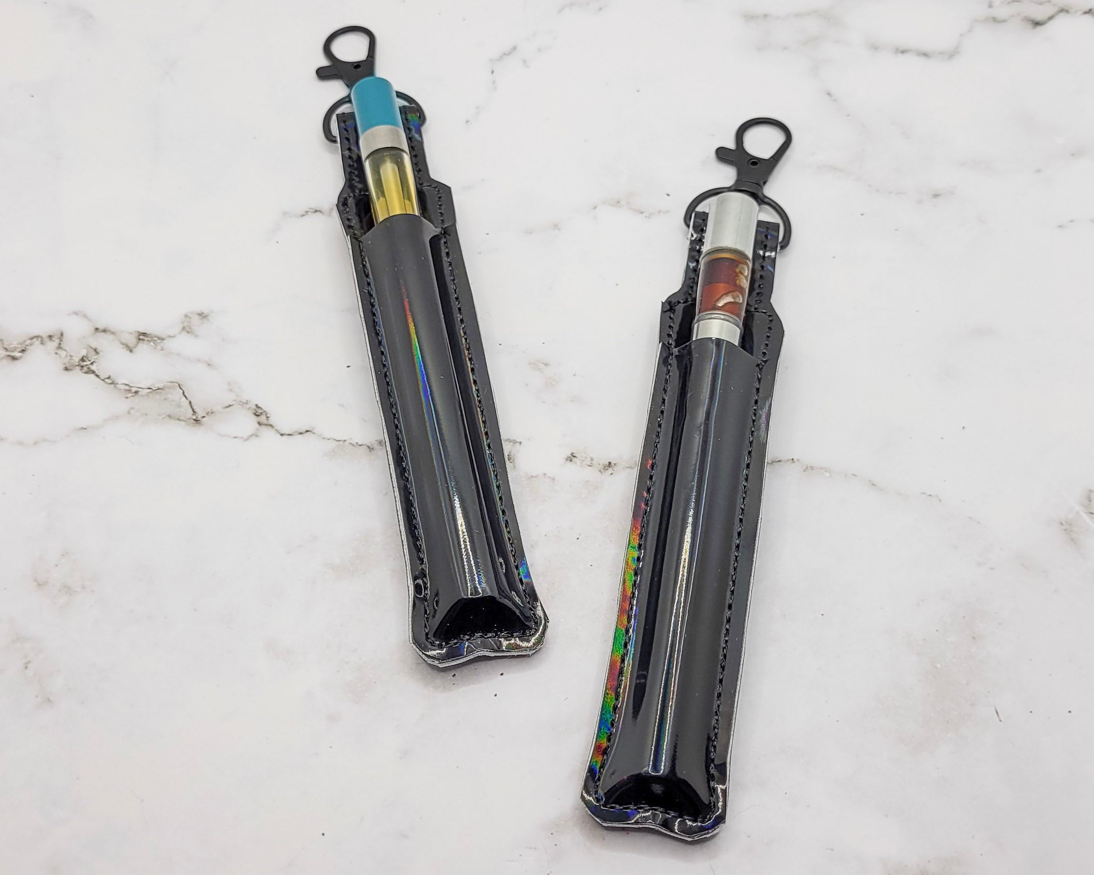 Estuche y soporte para bolígrafo holográfico negro