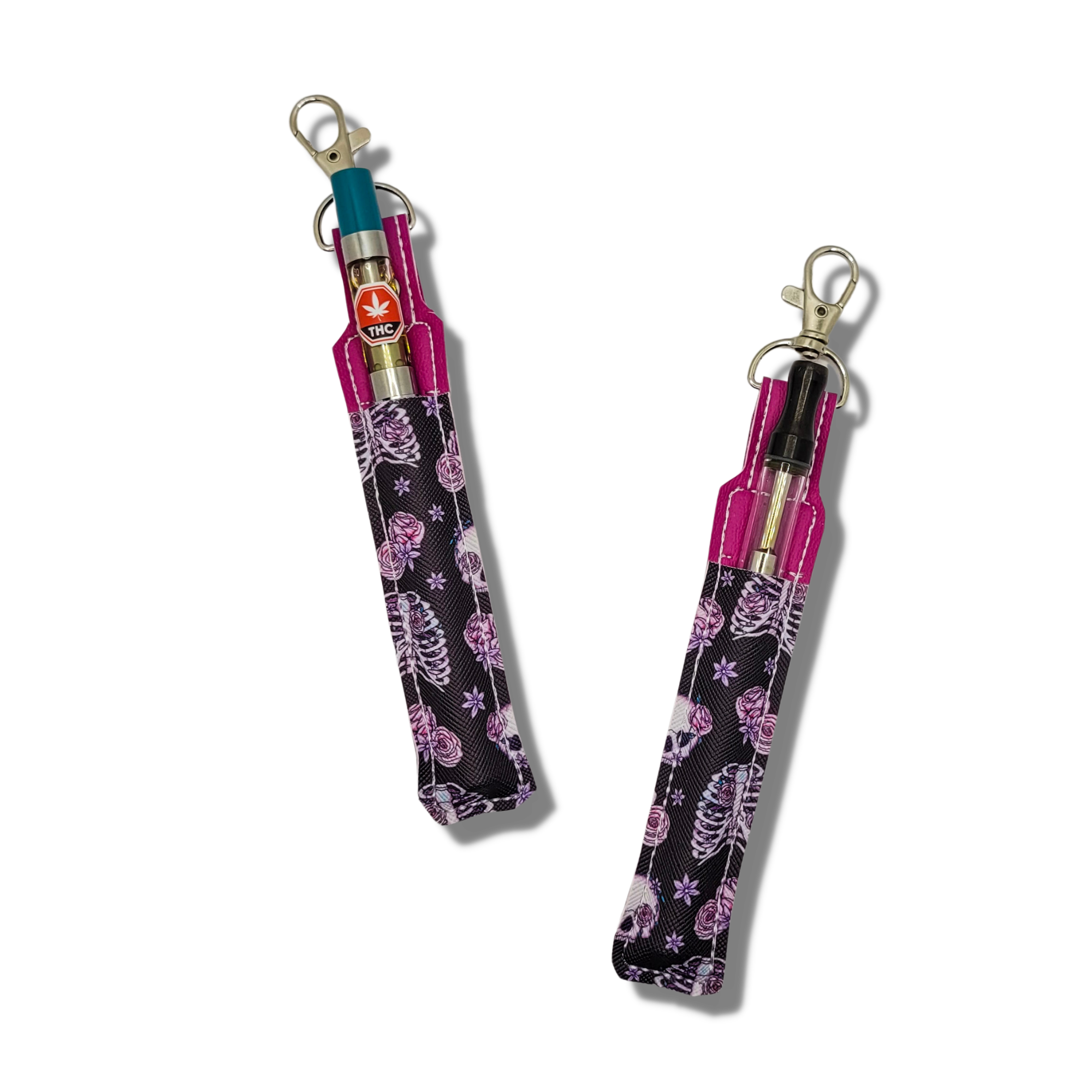 Estuche y portabolígrafos a cuadros con rosas y calaveras